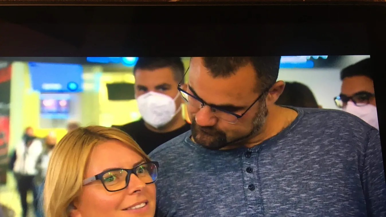 Dagad a botrány: Maszkot sem visel az RTL cigányozó sztárja