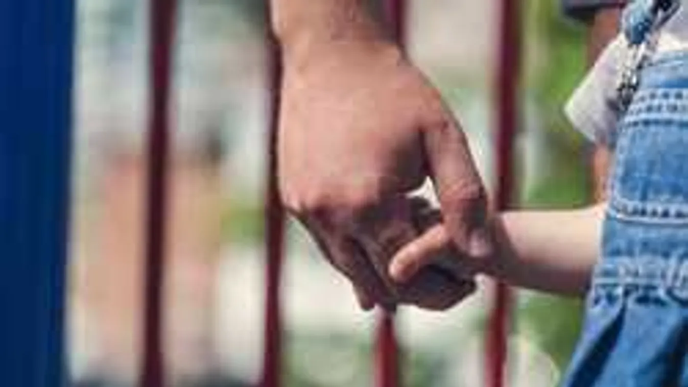 Szörnyű légi baleset történt, épp egy általános iskola fölött