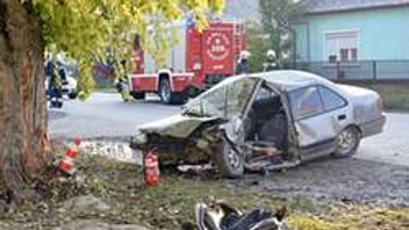 Ripityára tört a kocsi: brutális képek a halálos szabolcsi balesetről