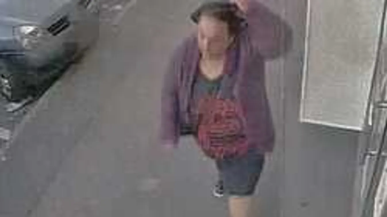 Aljas dolgot művelt ez a nő a győri buszmegállóban