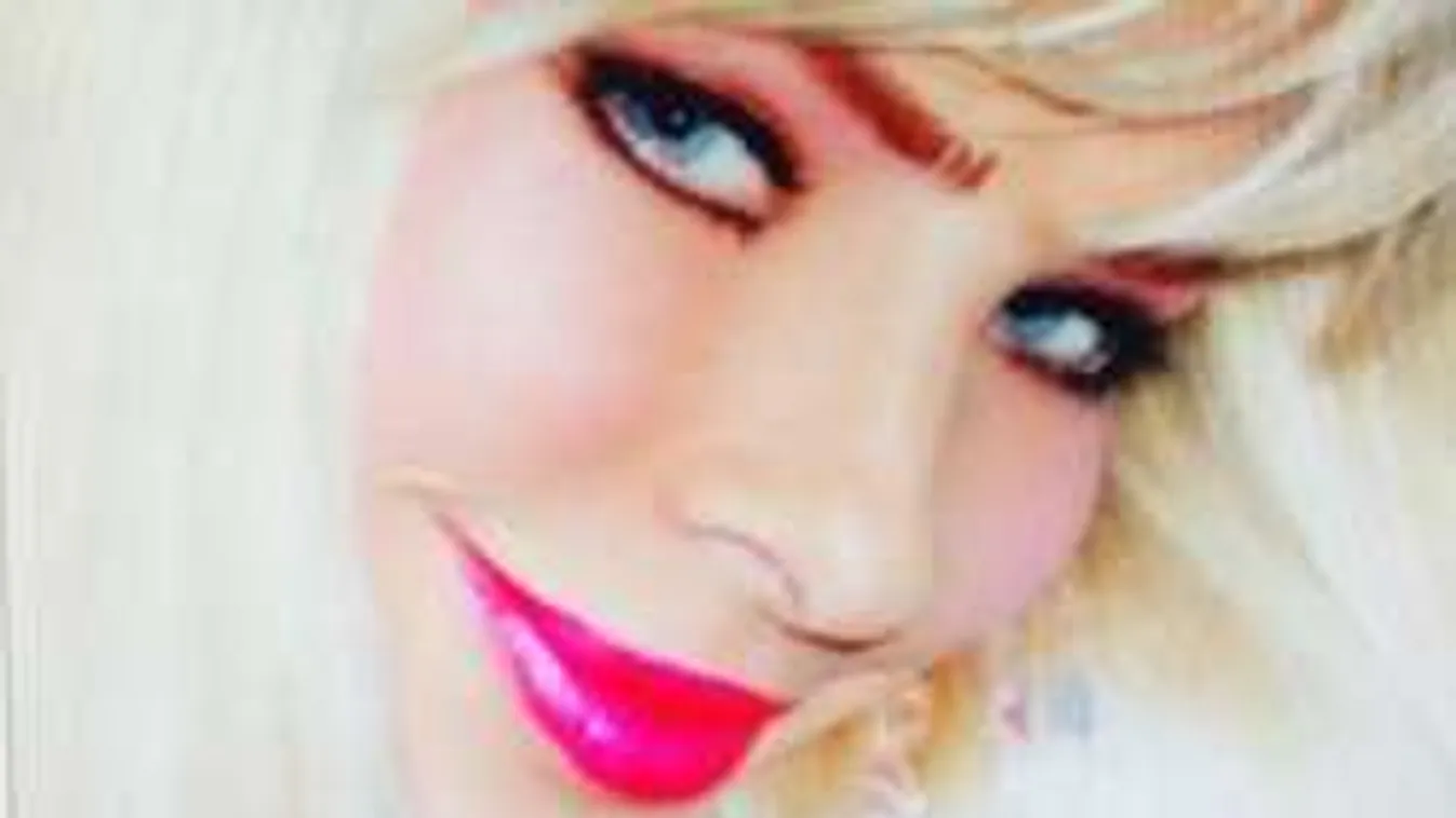 Nézd meg a tavasztündérként pózoló Cicciolinát!