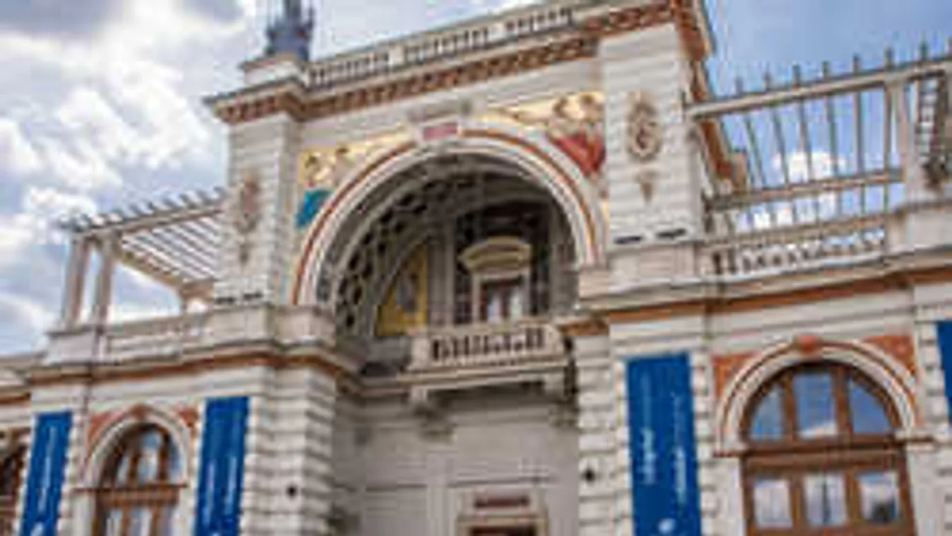 Különleges sztárprodukció csábít a Várkert bazárba