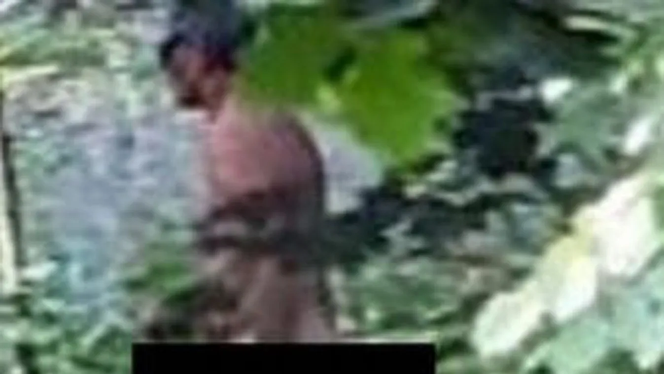 Fényes nappal maszturbált a gyerekek előtt, ezt a meztelen férfit üldözi a rendőrség – fotó