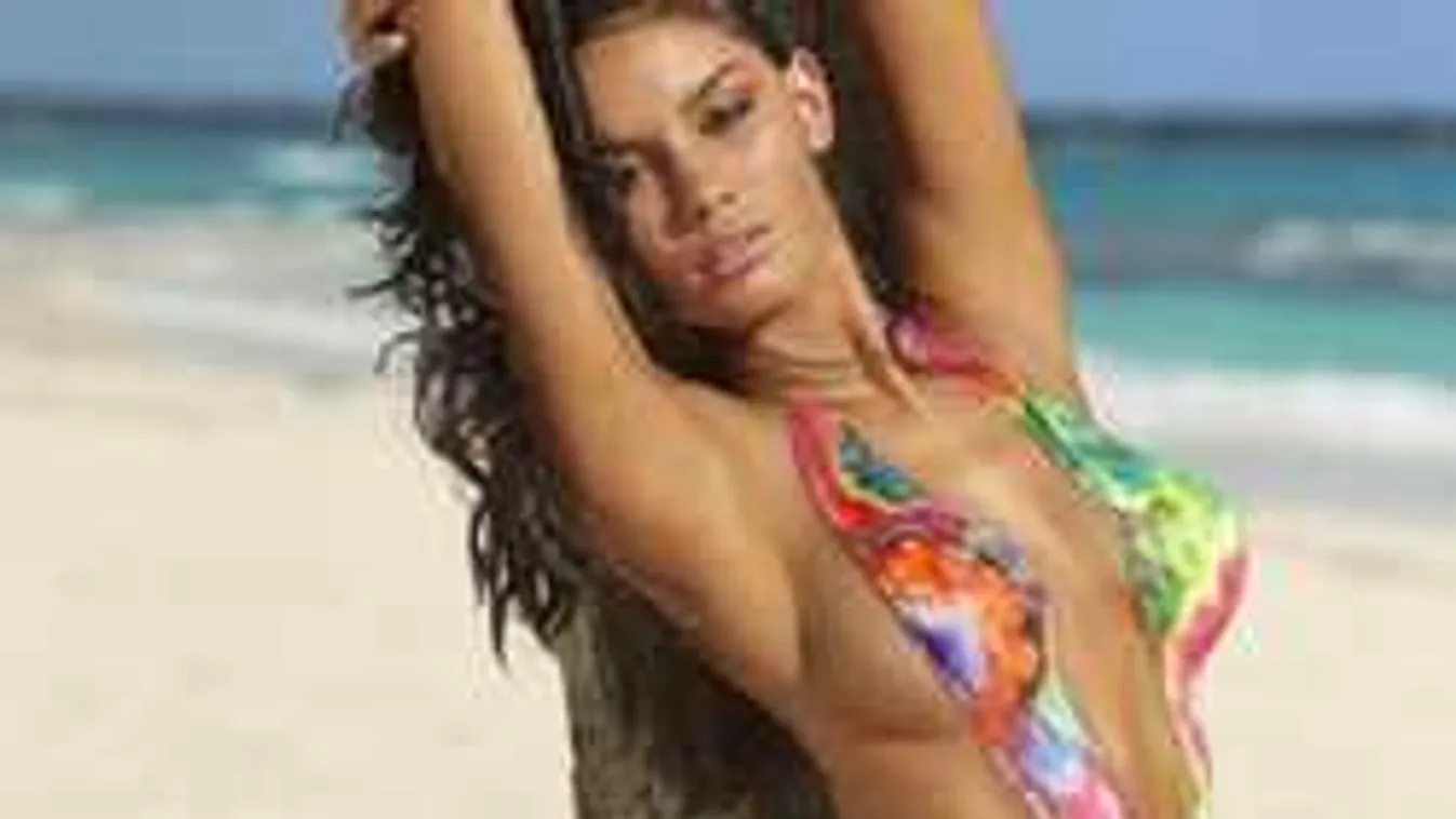 Felülírja a gravitáció törvényét a brutál szexi bikinimodell teste