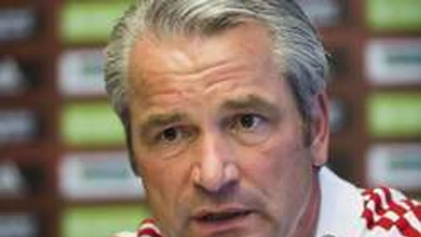 Bernd Storck mindenkit meglepett, a saját hősét hagyta cserben