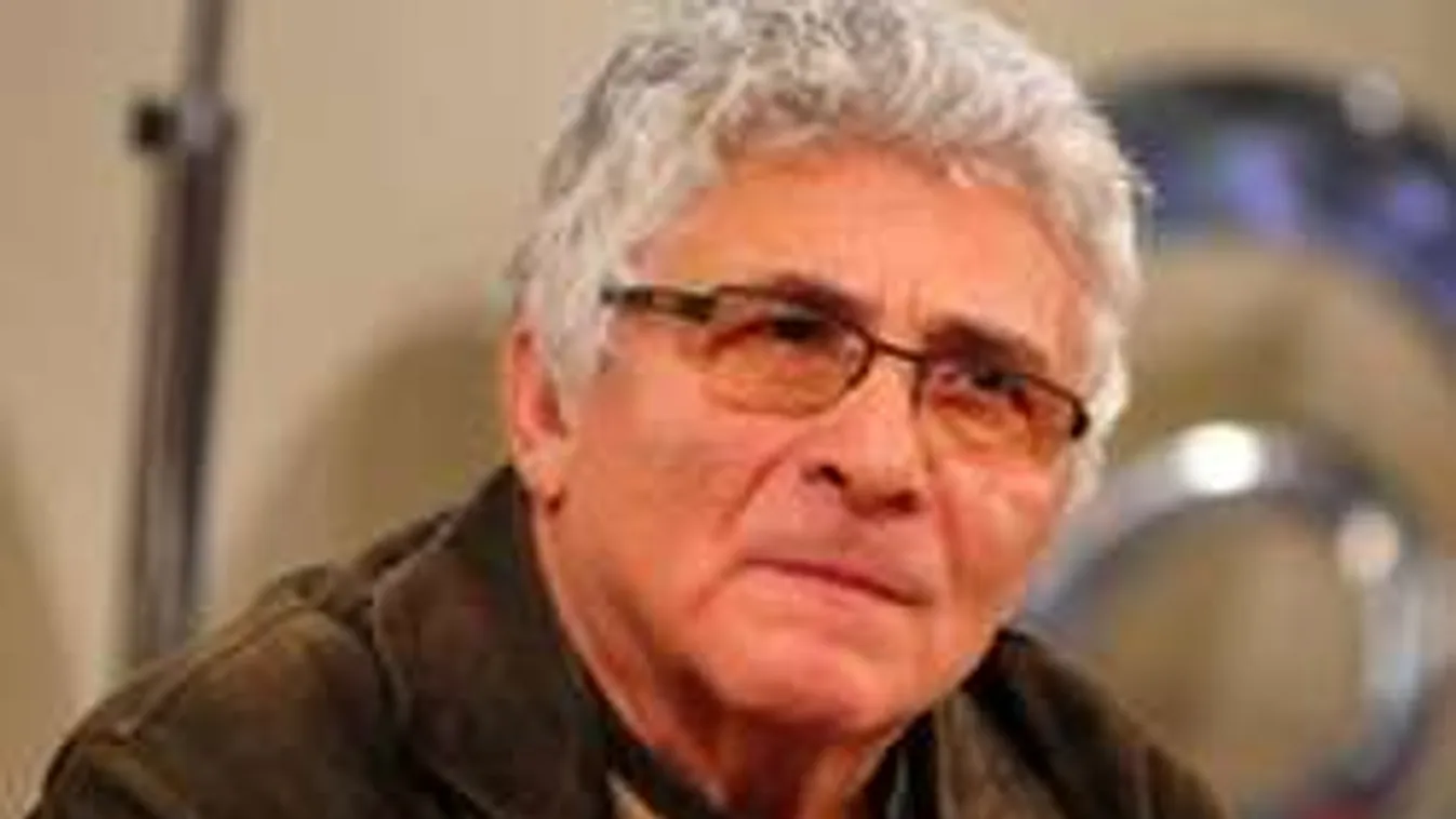 Súlyos műtét előtt áll a legendás magyar színész