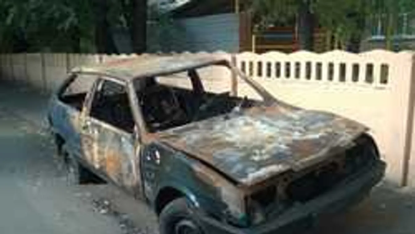 Figyelmeztettek a tűzoltók: ettől az apróságtól szénné éghet az autód!