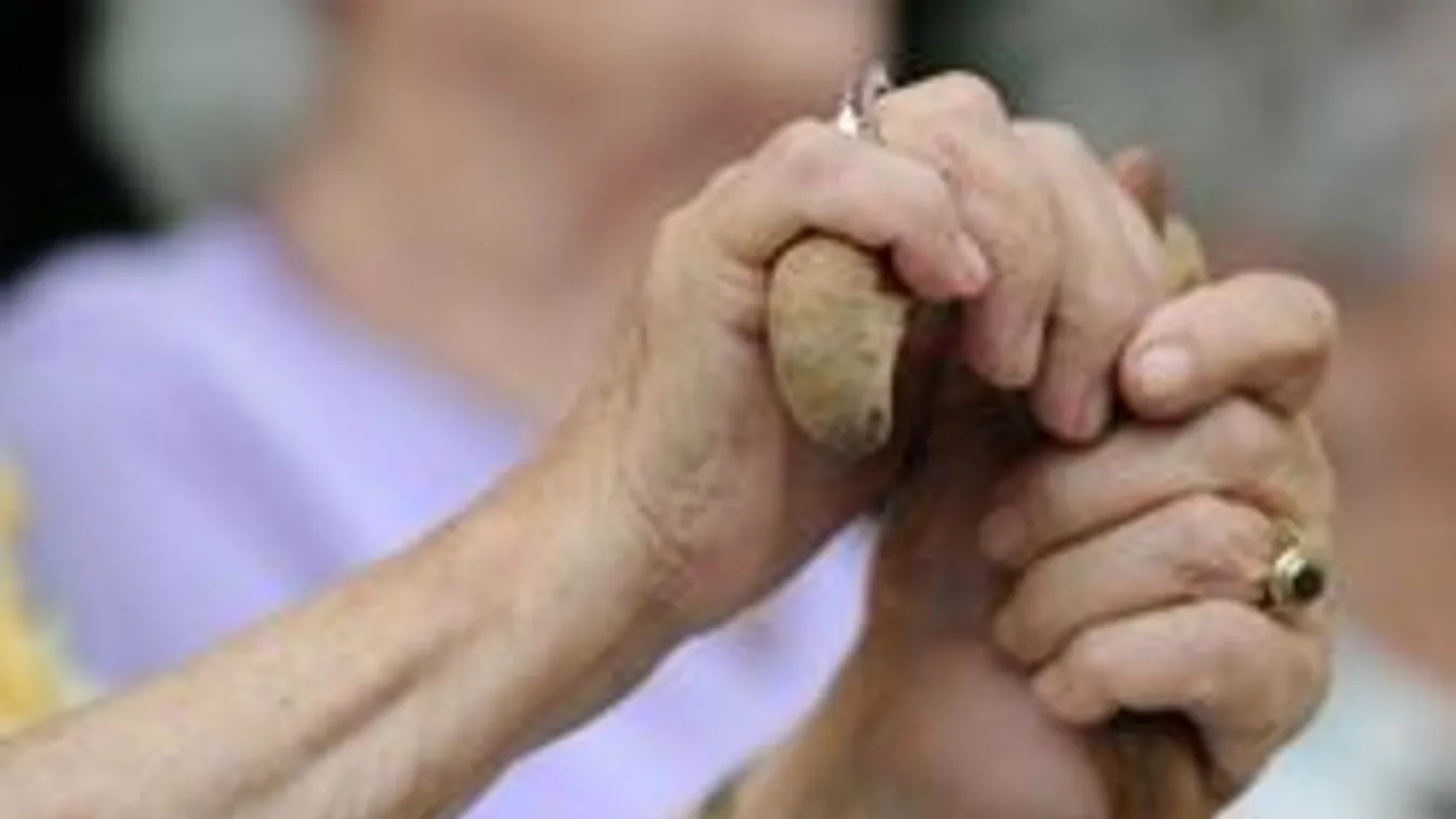 Két öreg hölgyet vert össze egy 20 éves férfi Pécsett