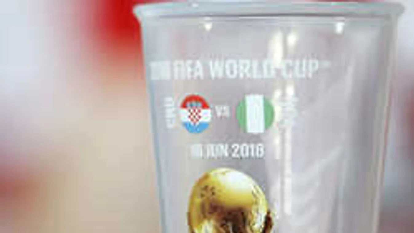 Nagy a baj, teljesen kifosztják a szurkolók Oroszországot