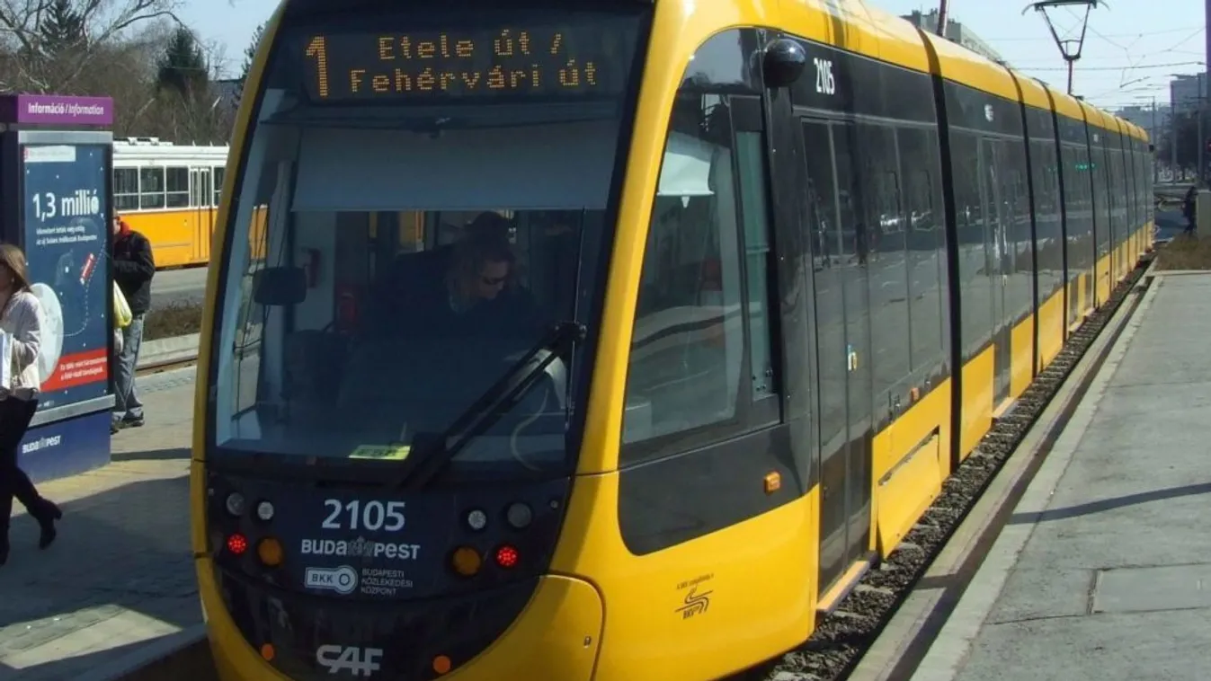 Hiába érkezett segítség: Elhunyt egy ember a Szentlélek téri megállóban