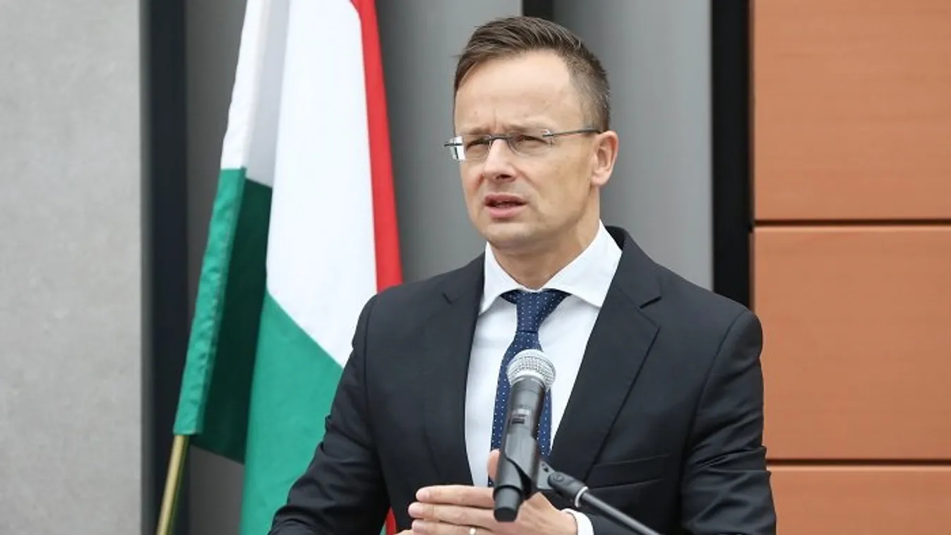 Szijjártó: Jelenleg Magyarország védi az EU külső határát