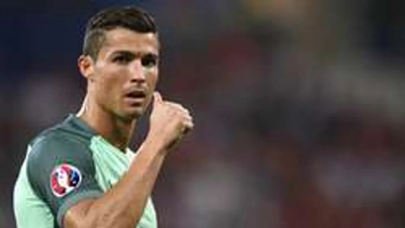 C. Ronaldo szerelmes, így csókol a világsztár - fotó