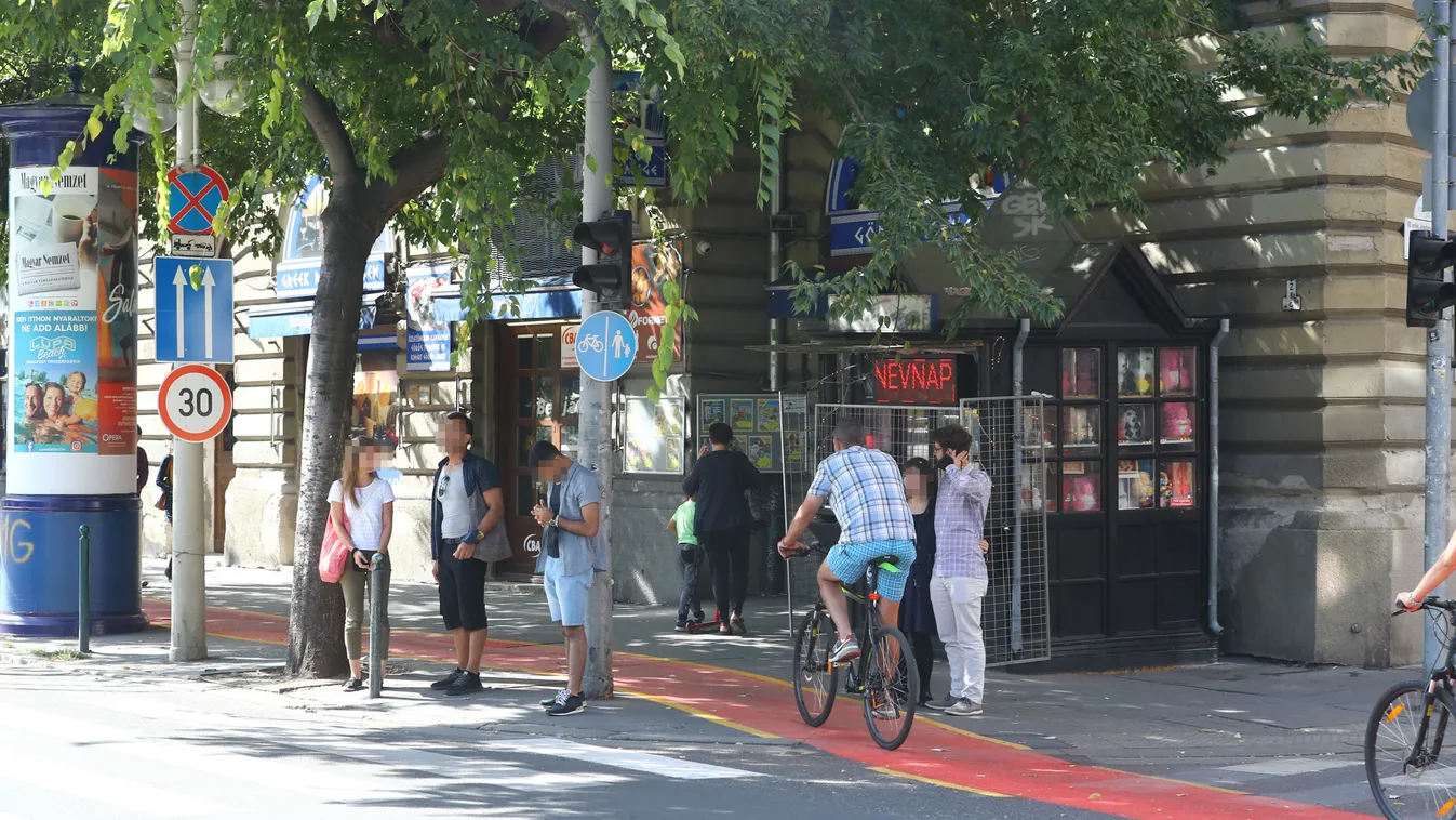 Karácsony nem áll le: már nem csak az autósokat, a gyalogosokat is üldözi