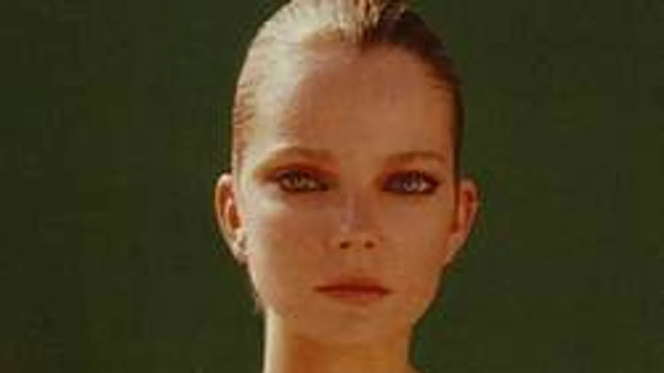 Levetkőzött egy francia lapnak a világhírű magyar modell! +18!