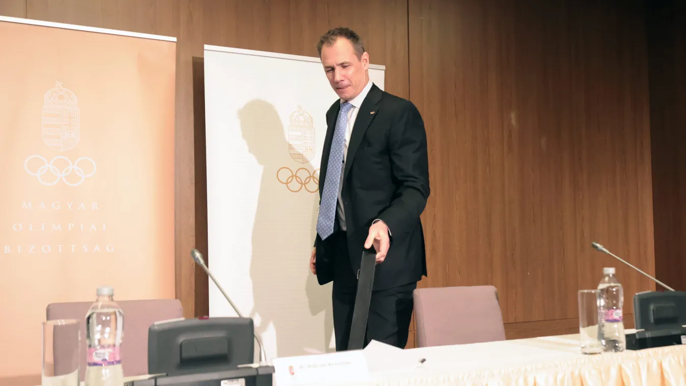 Most jött a hír, már el sem utazik az olimpiára az elnök