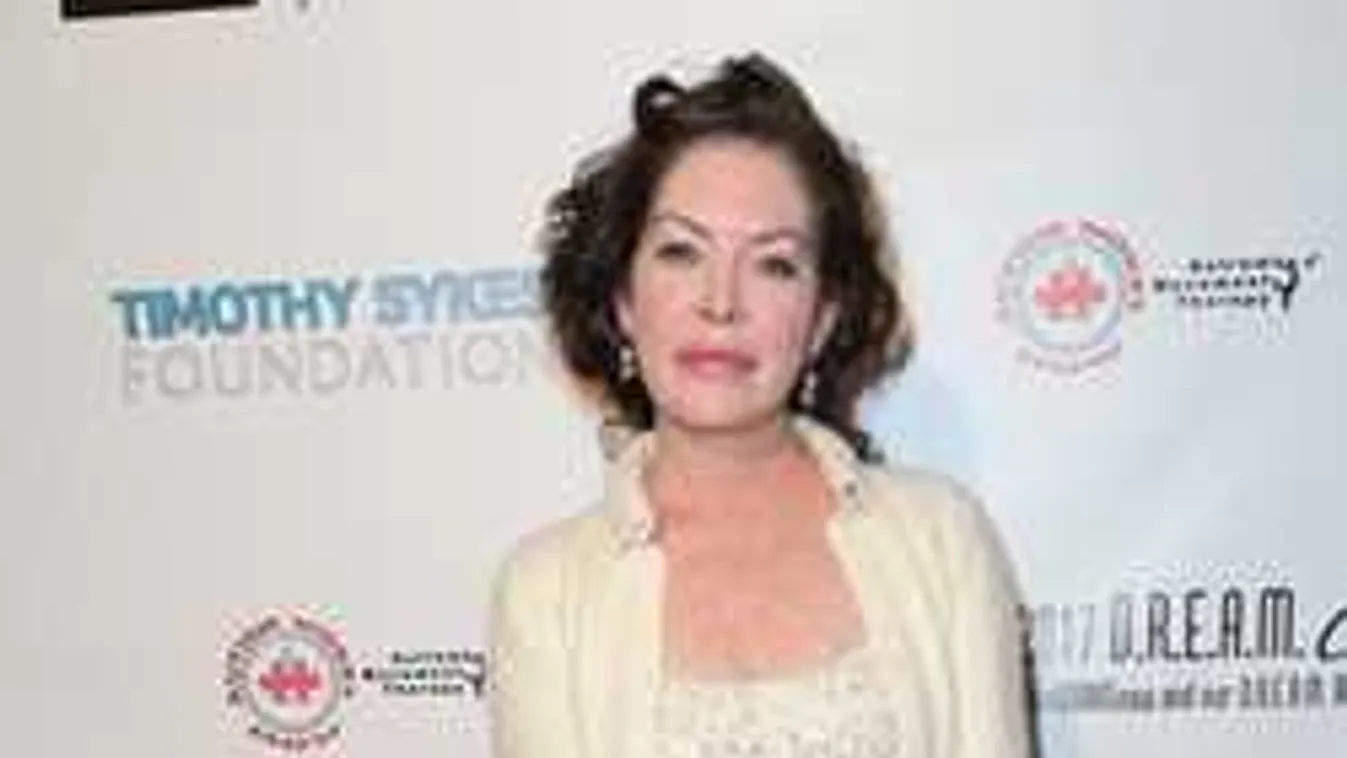 A volán mögött vedelt az eltorzult arcú színésznő