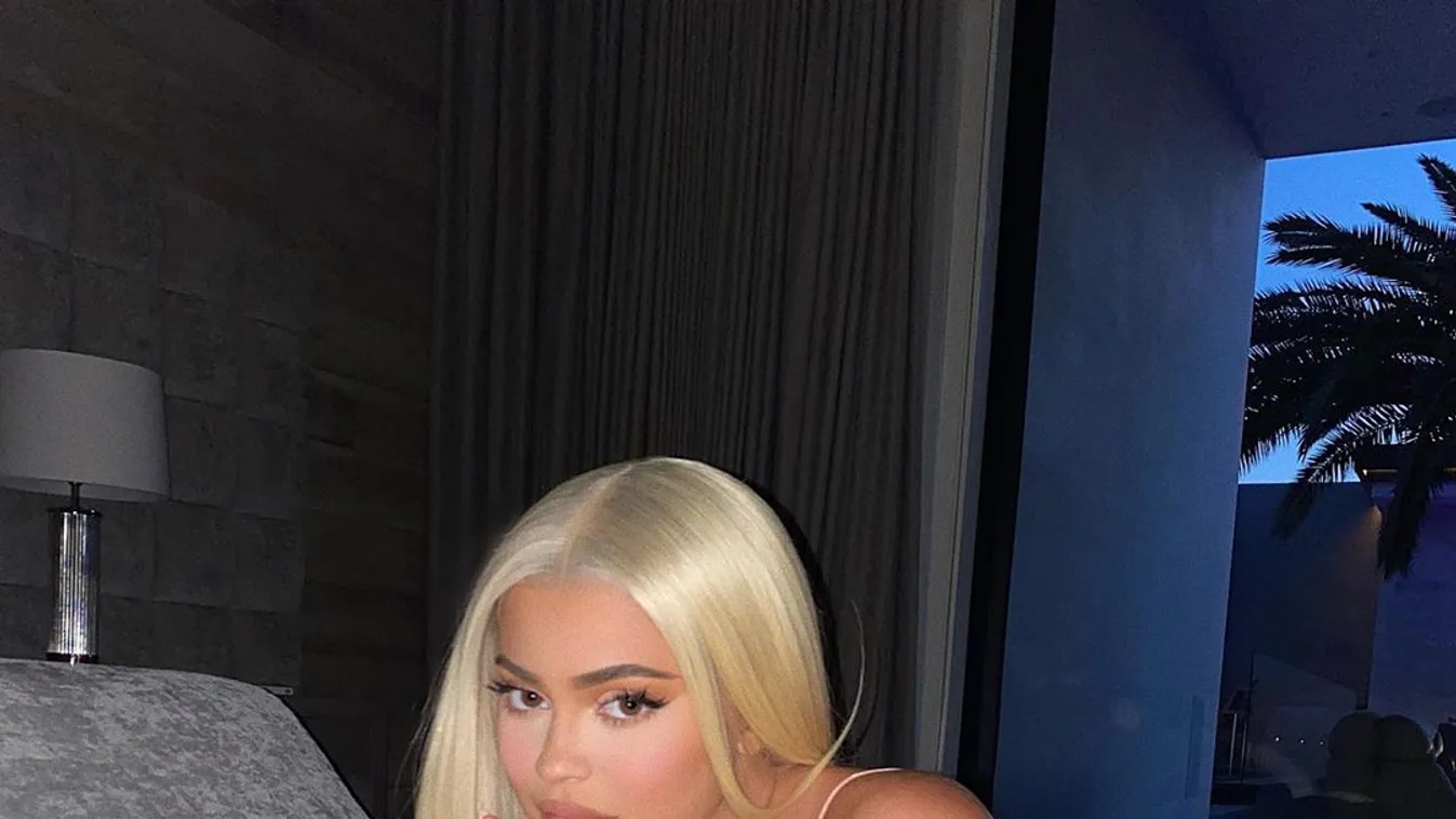 Kylie Jenner felvette a világ legmerészebb melltartóját