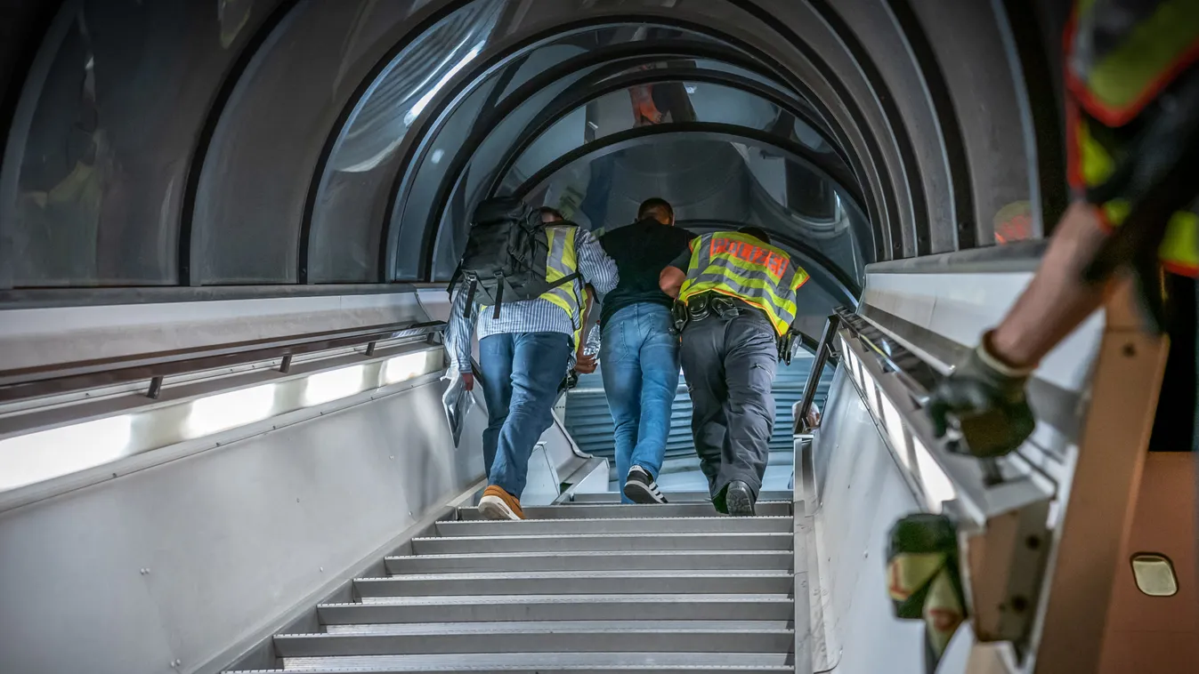 dpa-Story: Deportation flight to Afghanistan