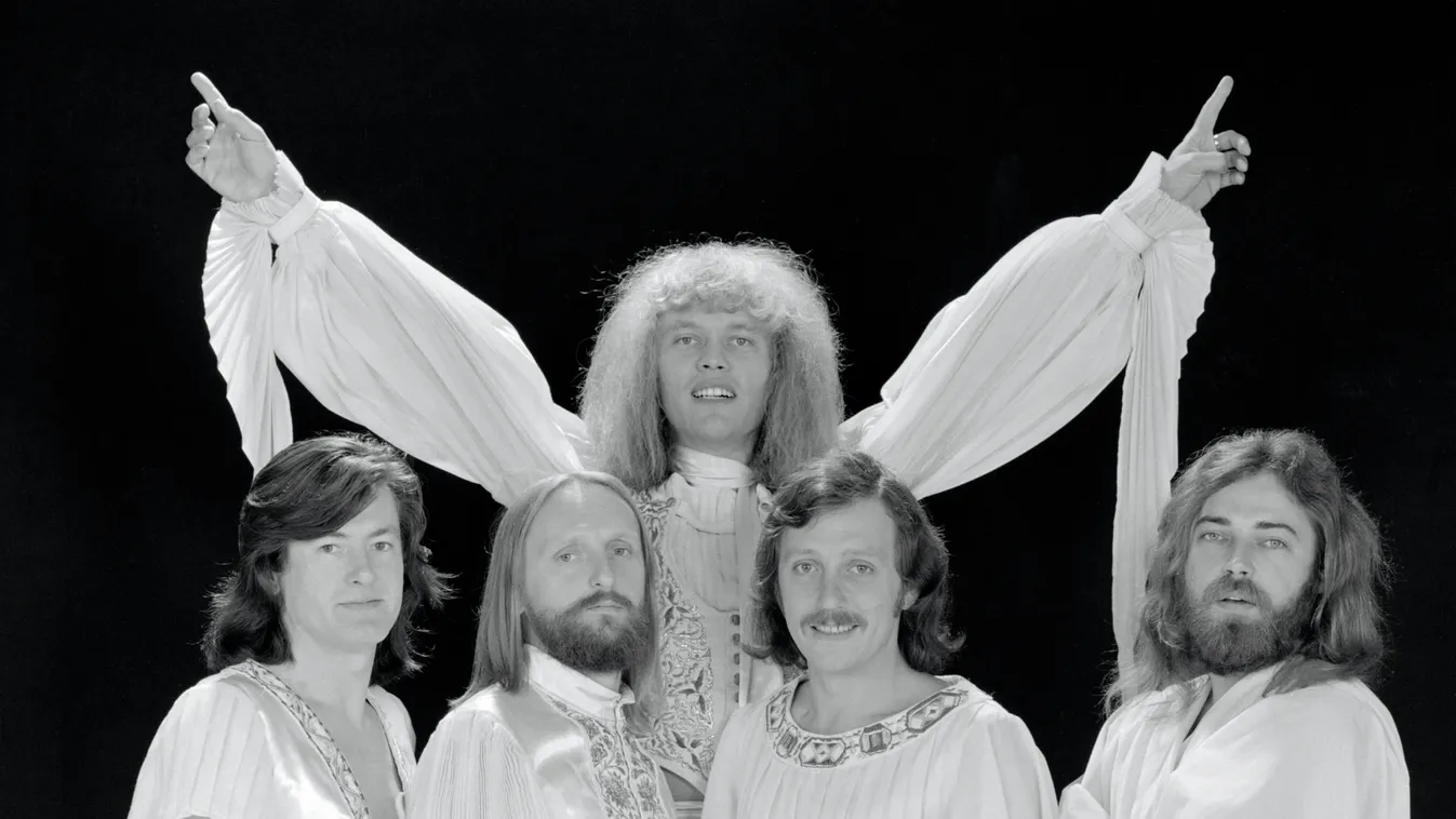 Kóbor János; Molnár György; Benkõ László; Debreczeni Ferenc; Mihály Tamás