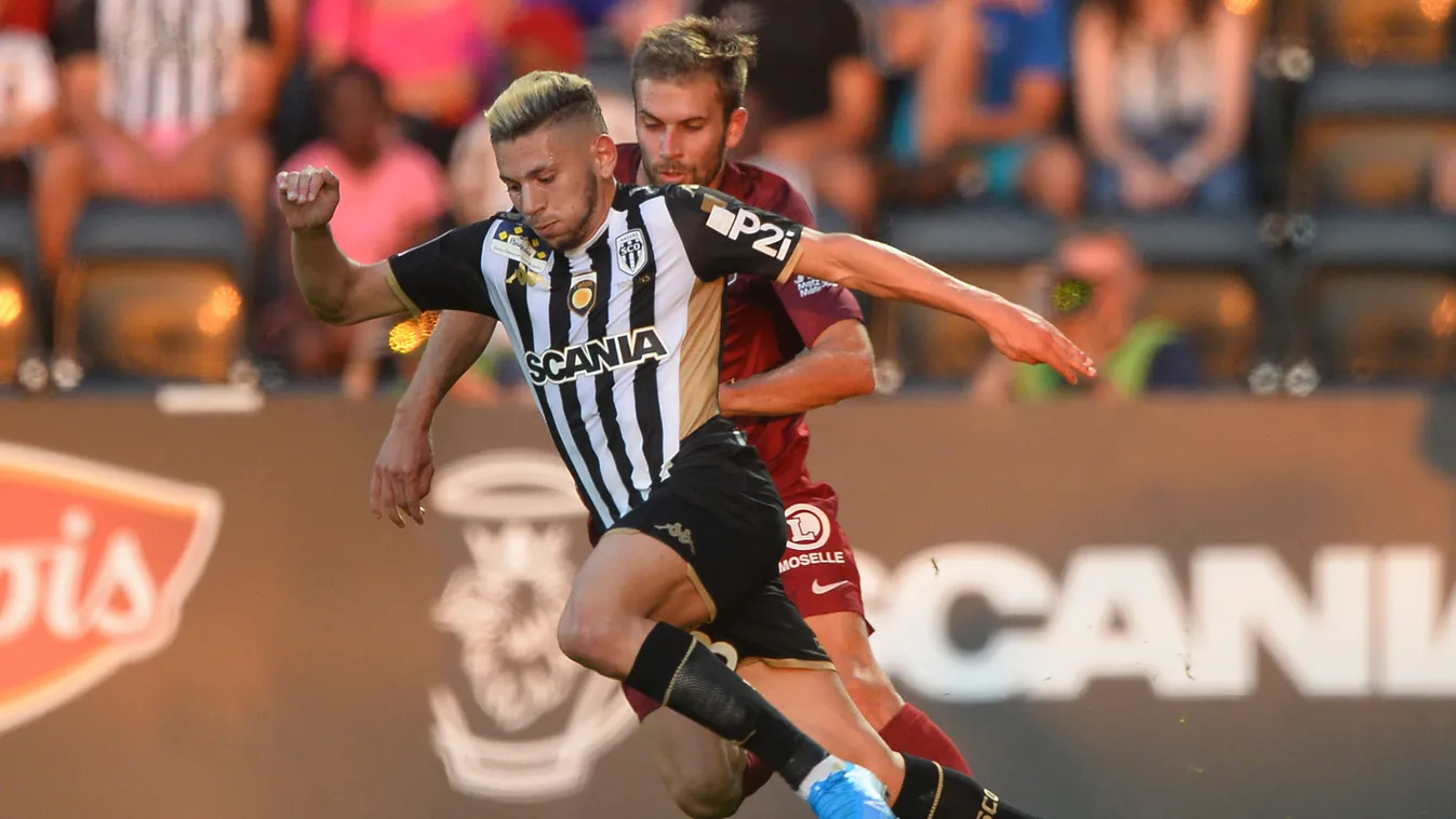 Szomszédjára maszturbált, őrizetbe vették a válogatott focistát