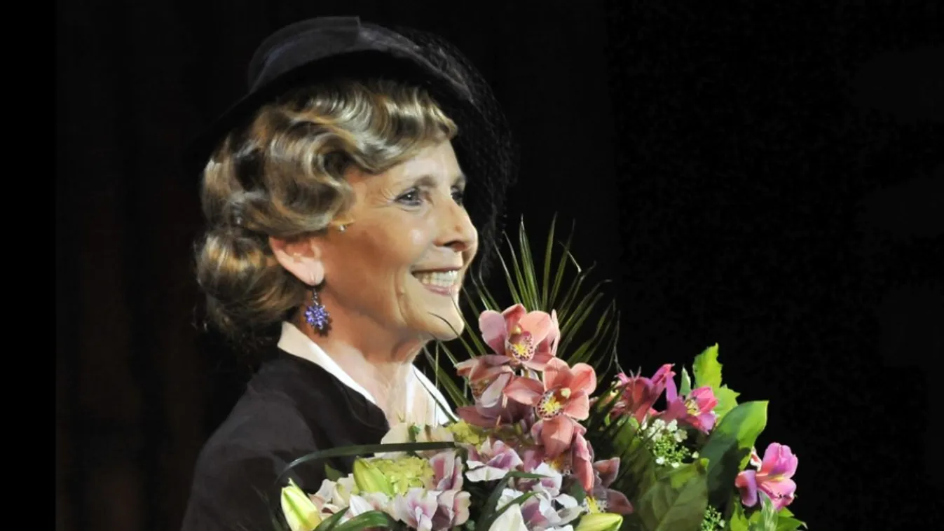 Méltő síremléket kapott Kovács Zsuzsa