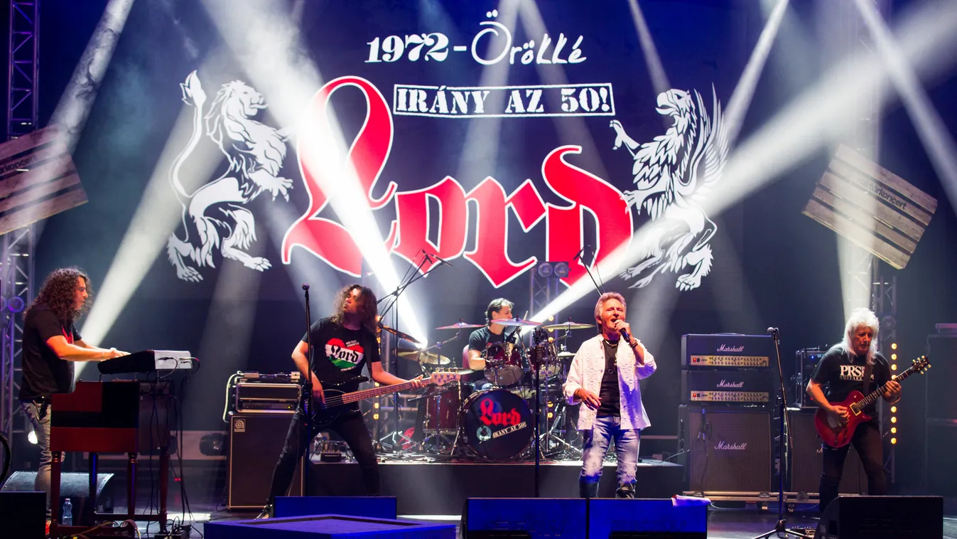 Raktárkoncert: Tyúkokat és kakast nevelt a karanténban a Lord együttes billentyűse