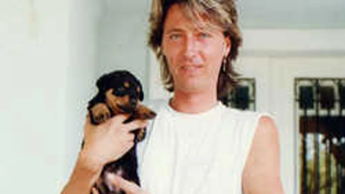 Váratlan fordulat: megszólalt a férfi, akit Flipper Öcsi fiának hittek