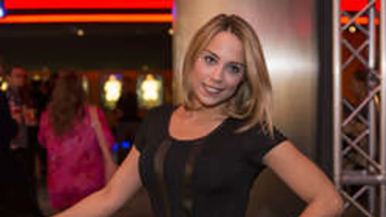 Megnyugodhatunk! Kiss Ramóna Amerikában is dögös