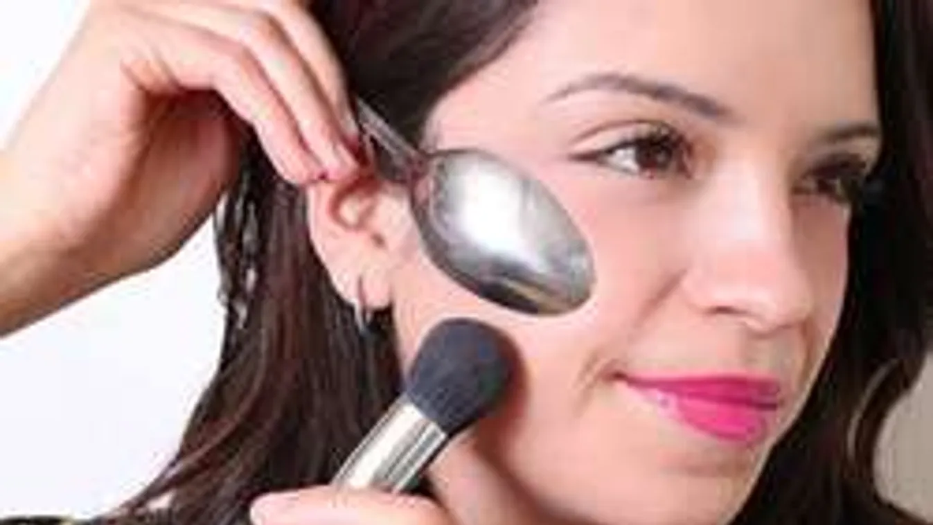 Ezért használj kiskanalat a sminkeléshez