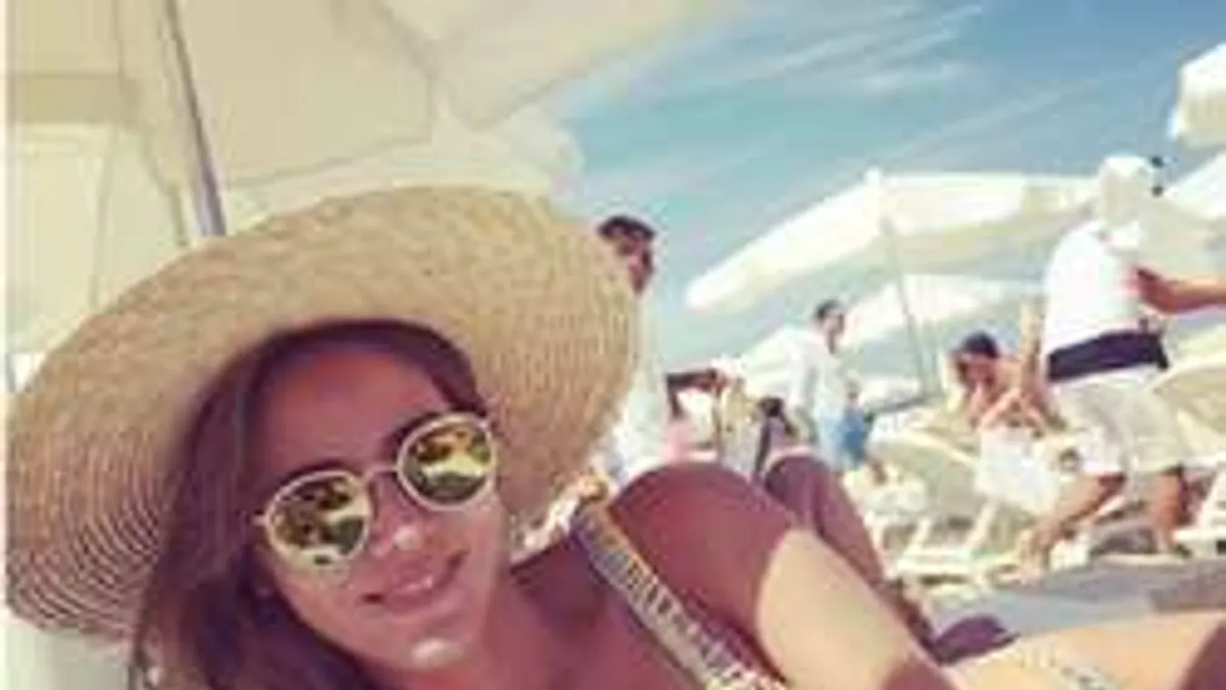 Gáztámadás a pilóta és szexi felesége ellen!