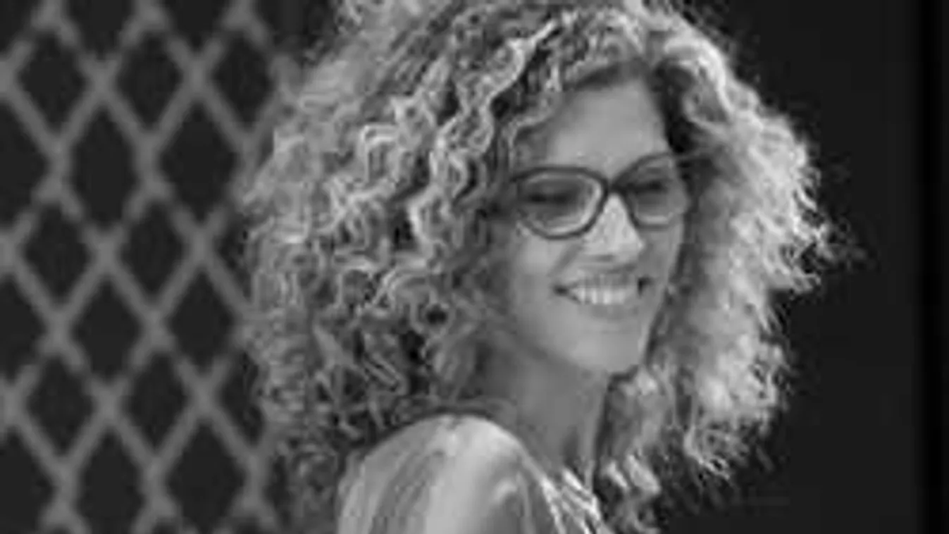 Így gyászolja a zenészszakma a tragikusan fiatalon elhunyt magyar énekesnőt