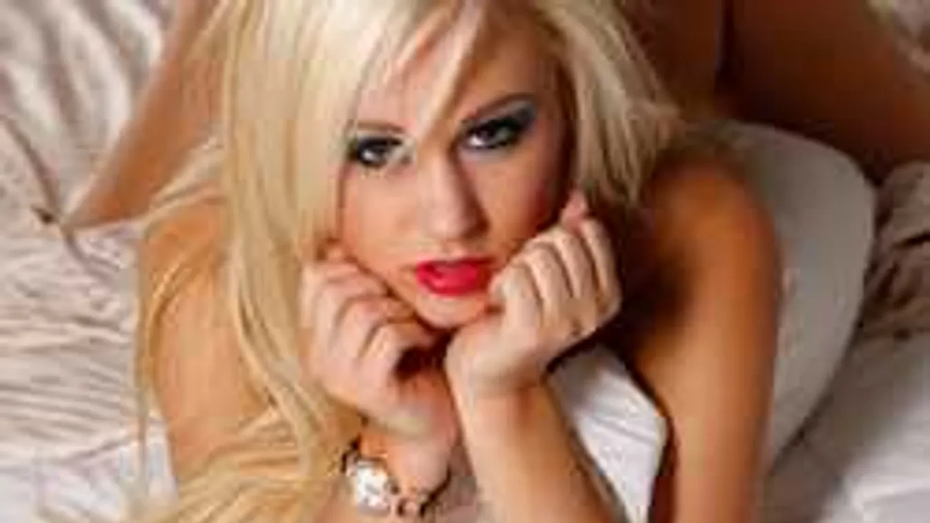 Se bugyi, se más: bimbókat villant a brutál fenekű szépségkirálynő