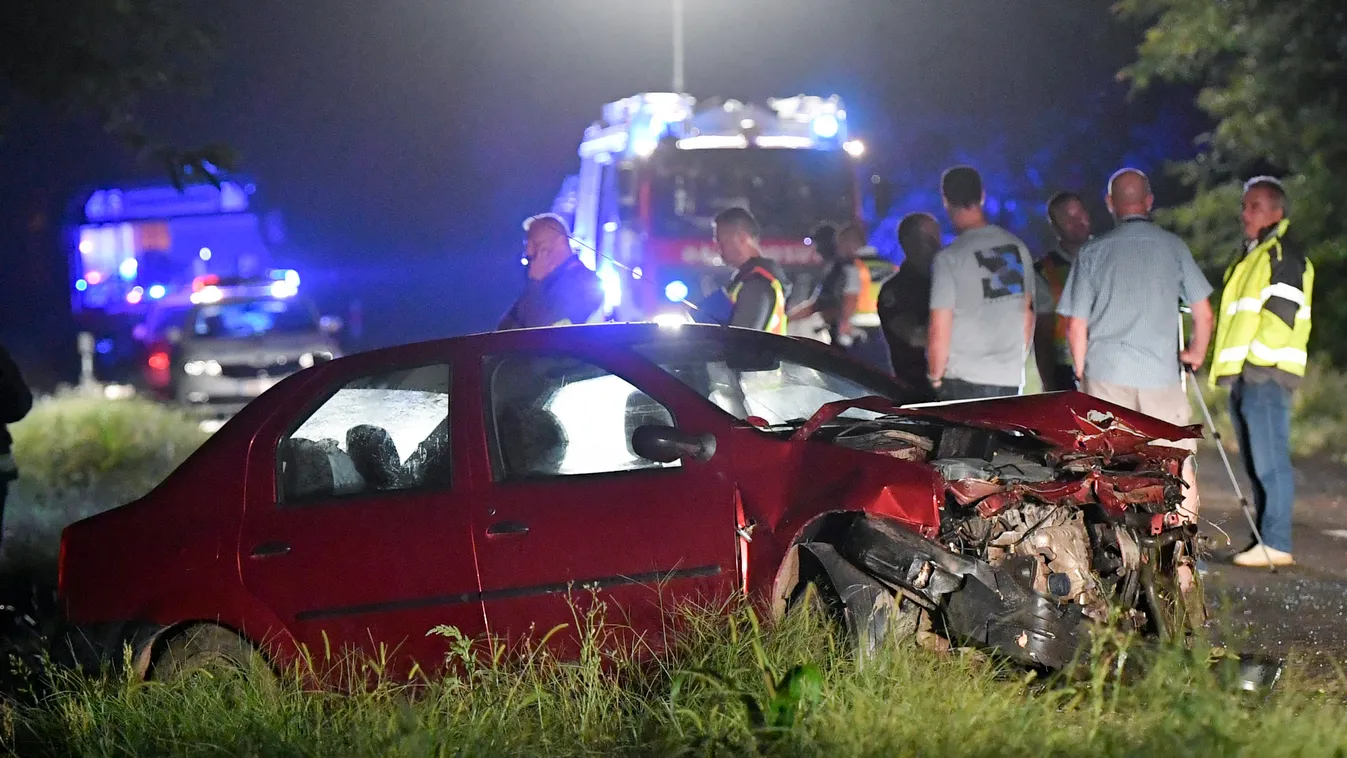 Sokkoló fotók az éjszakai három halálos áldozatot követelő baleset helyszínéről