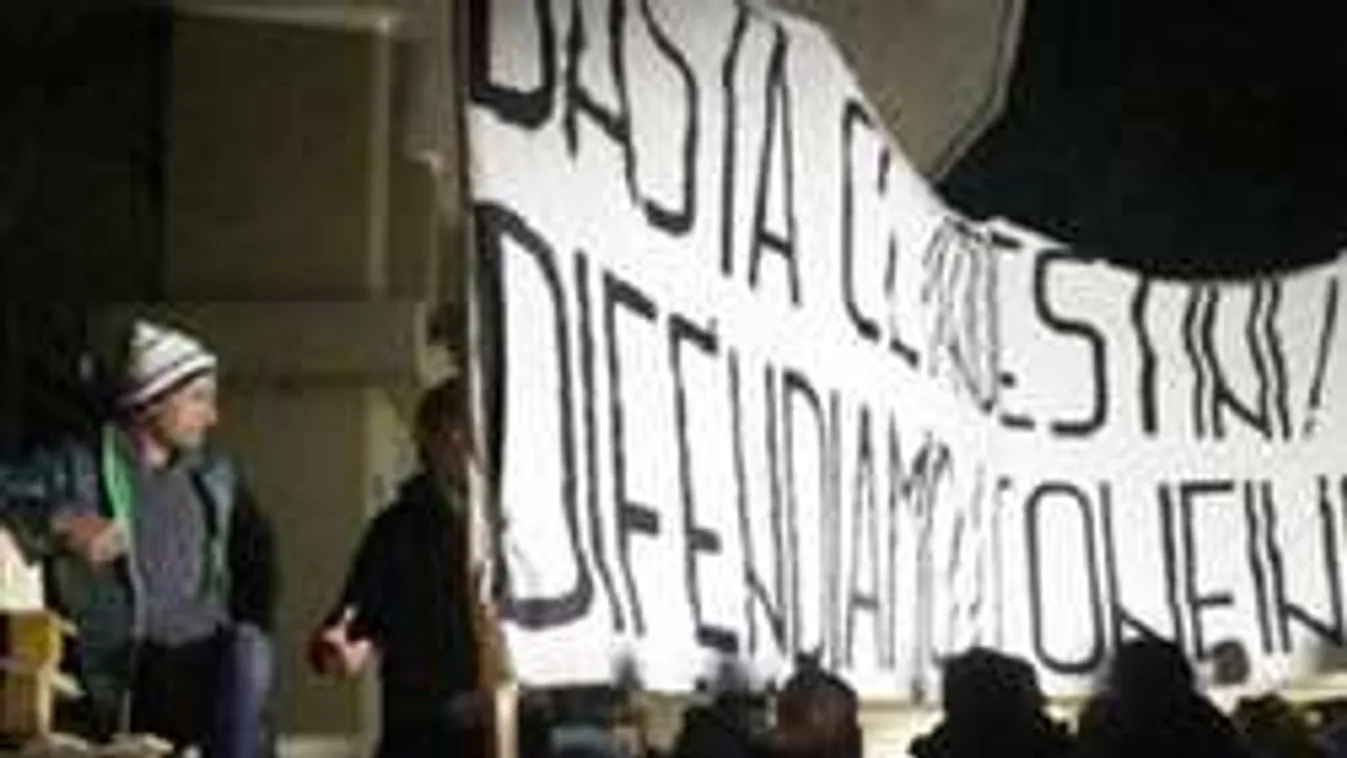 Csak ide ne: 130 migráns elhelyezése ellen tüntetnek....