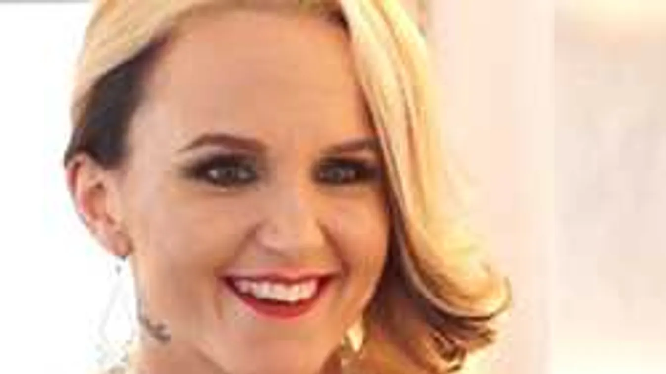 Szexistennőként vonaglott a Sztárban Sztár színpadán Kollányi Zsuzsi