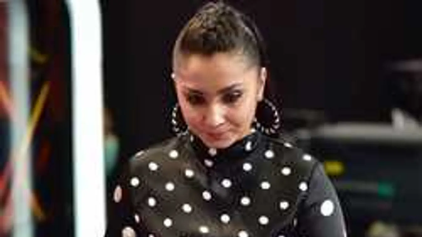 A teljes összeomlástól féltik Nótár Maryt, magába zárkózott