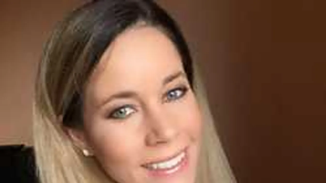 Melltartó nélkül élvezi a tavaszias időt Baukó Éva