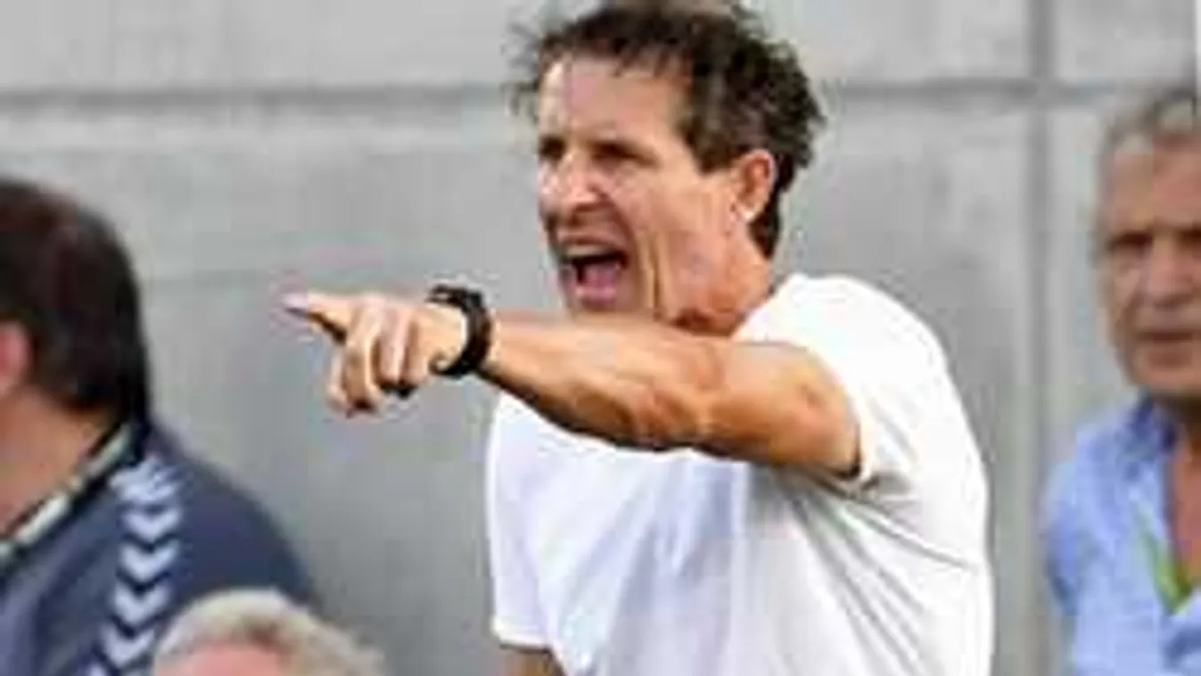 Most jött a hír, megbuktatták Németországban a magyar fociedzőt