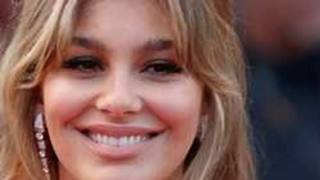 Zavarba ejtő idomok, DiCaprio fiatal barátnője elképesztőt villantott