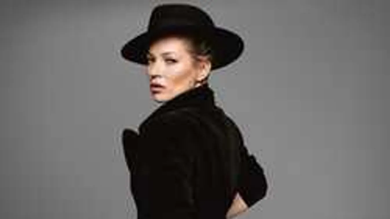 Botrányos, amit a modell a lánya mellett művelt a kocsiban