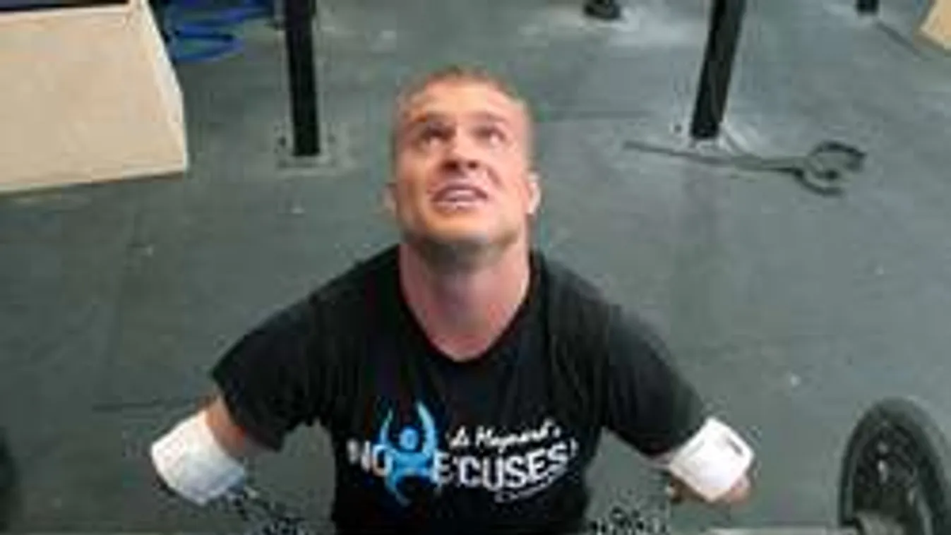 Így harcol a ringben a végtagok nélküli ember - videó