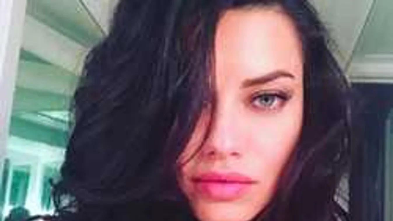 Lazán terpeszt előtted a brazil topmodell