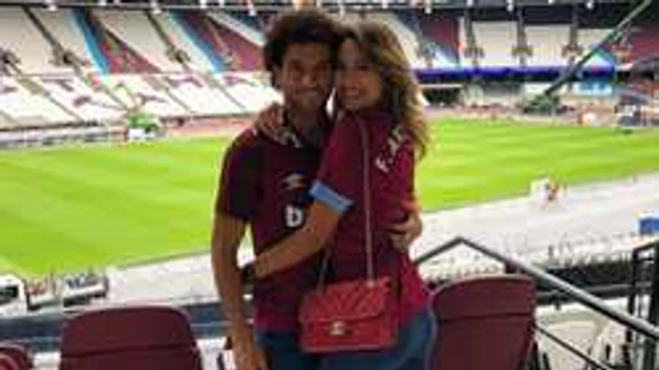 A barátnője a főnöke, igazi szépség felügyeli a futballsztárt