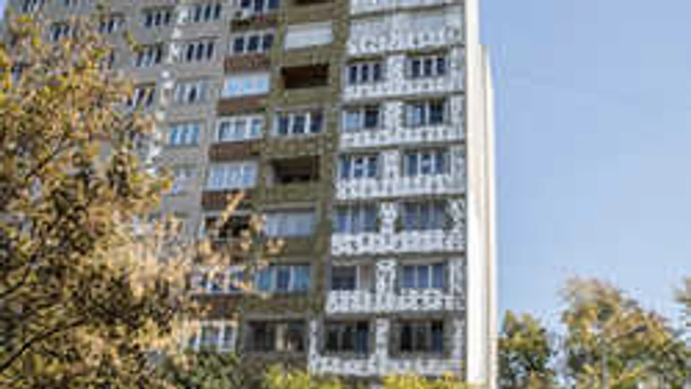 Rejtélyes halál Egerben: A legmagasabb panelházból zuhant ki egy férfi