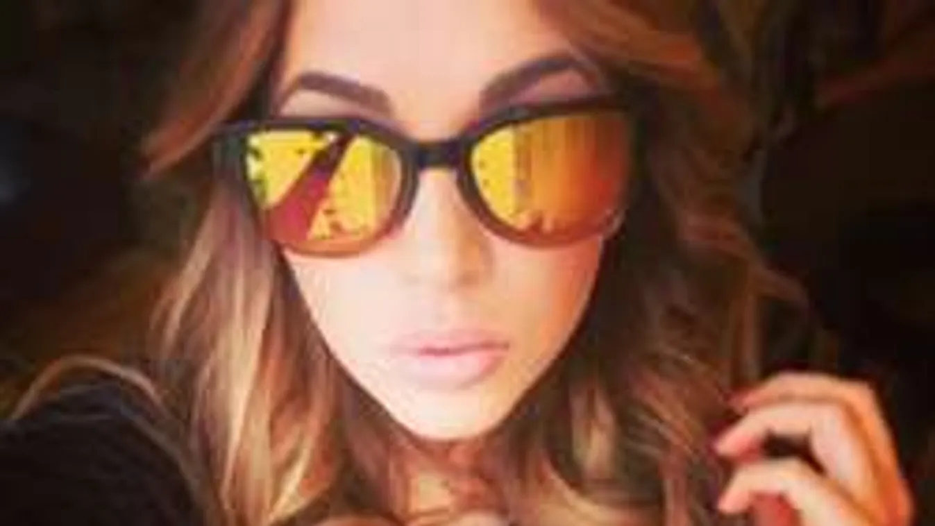 A szél táncoltatta Aleska Diamond melleit - Videó