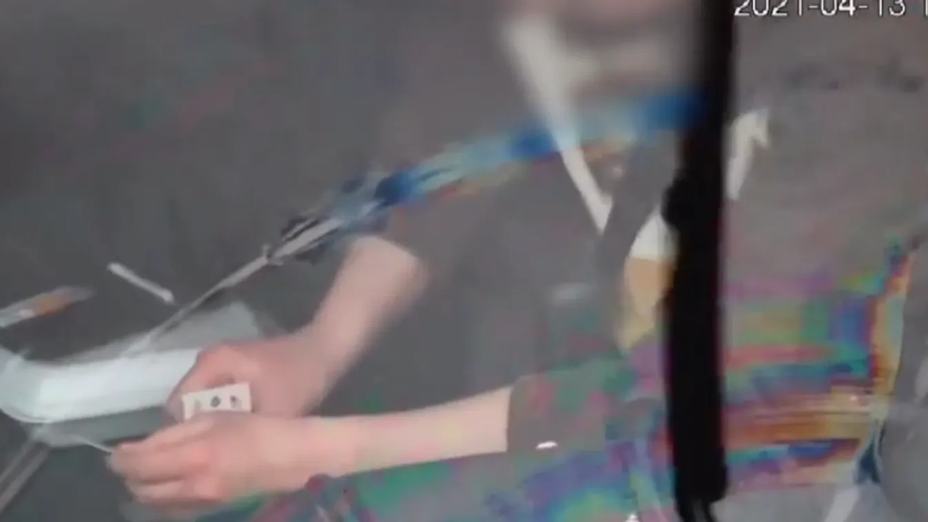 Elképesztő dolgot rögzített a kamera, erre még a rendőrség sem számított