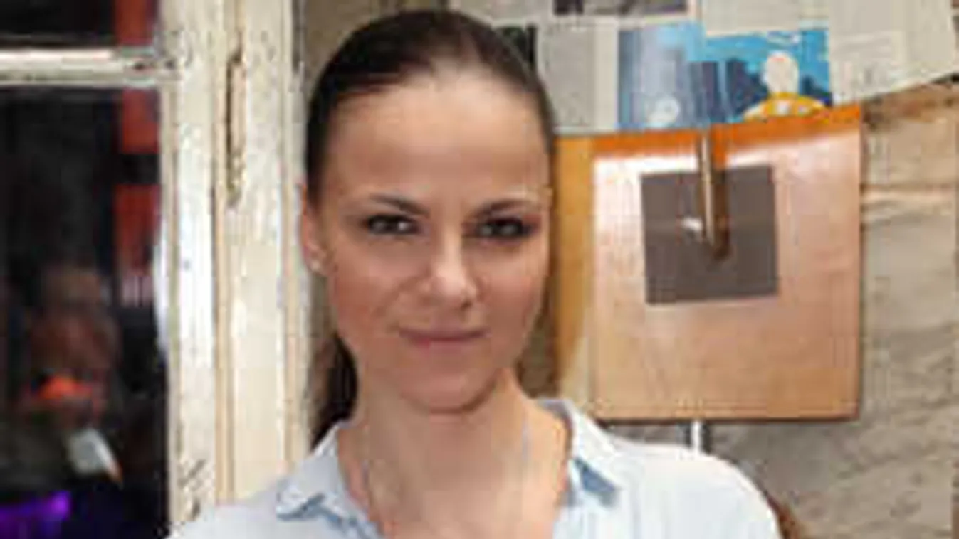 Hűha, pocakos fotót posztolt Péter Szabó Szilvia