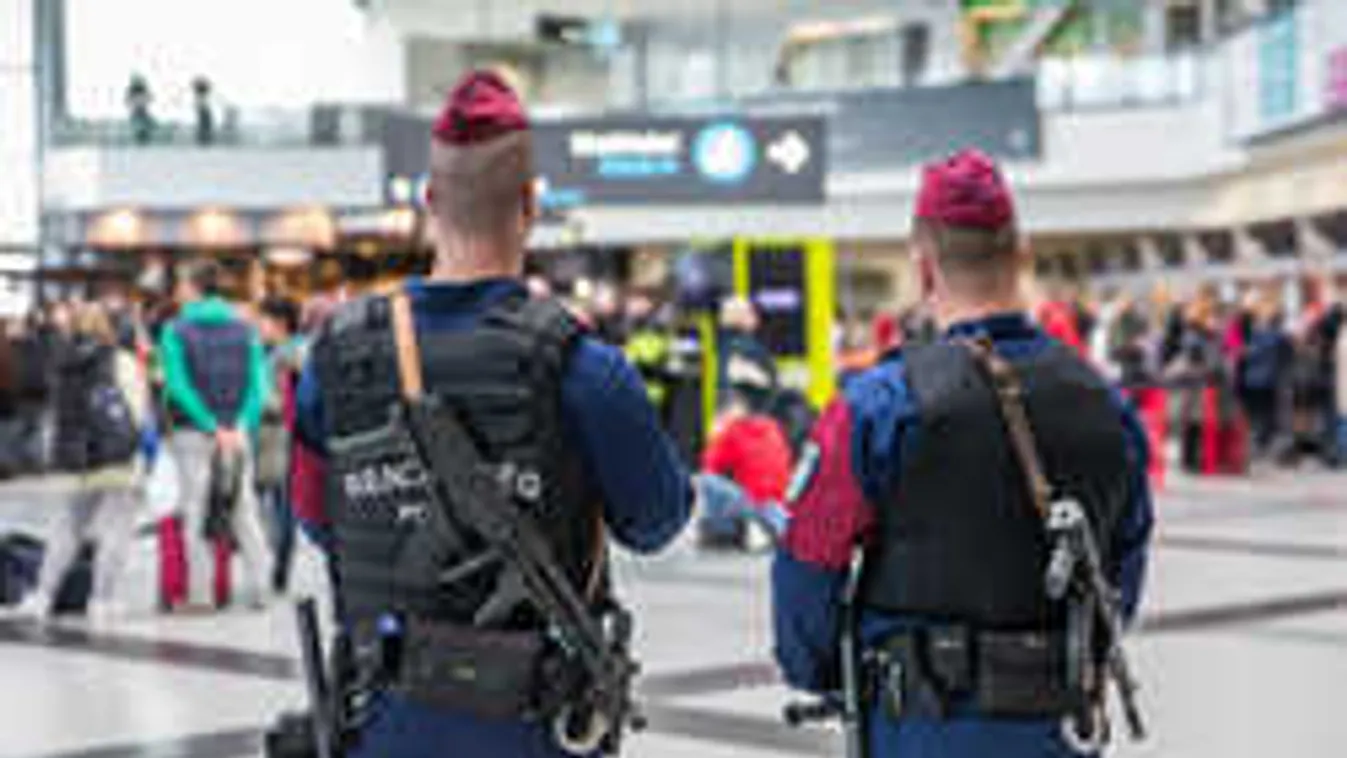 Lebukás Ferihegyen, enyveskezű rakodókat fogtak