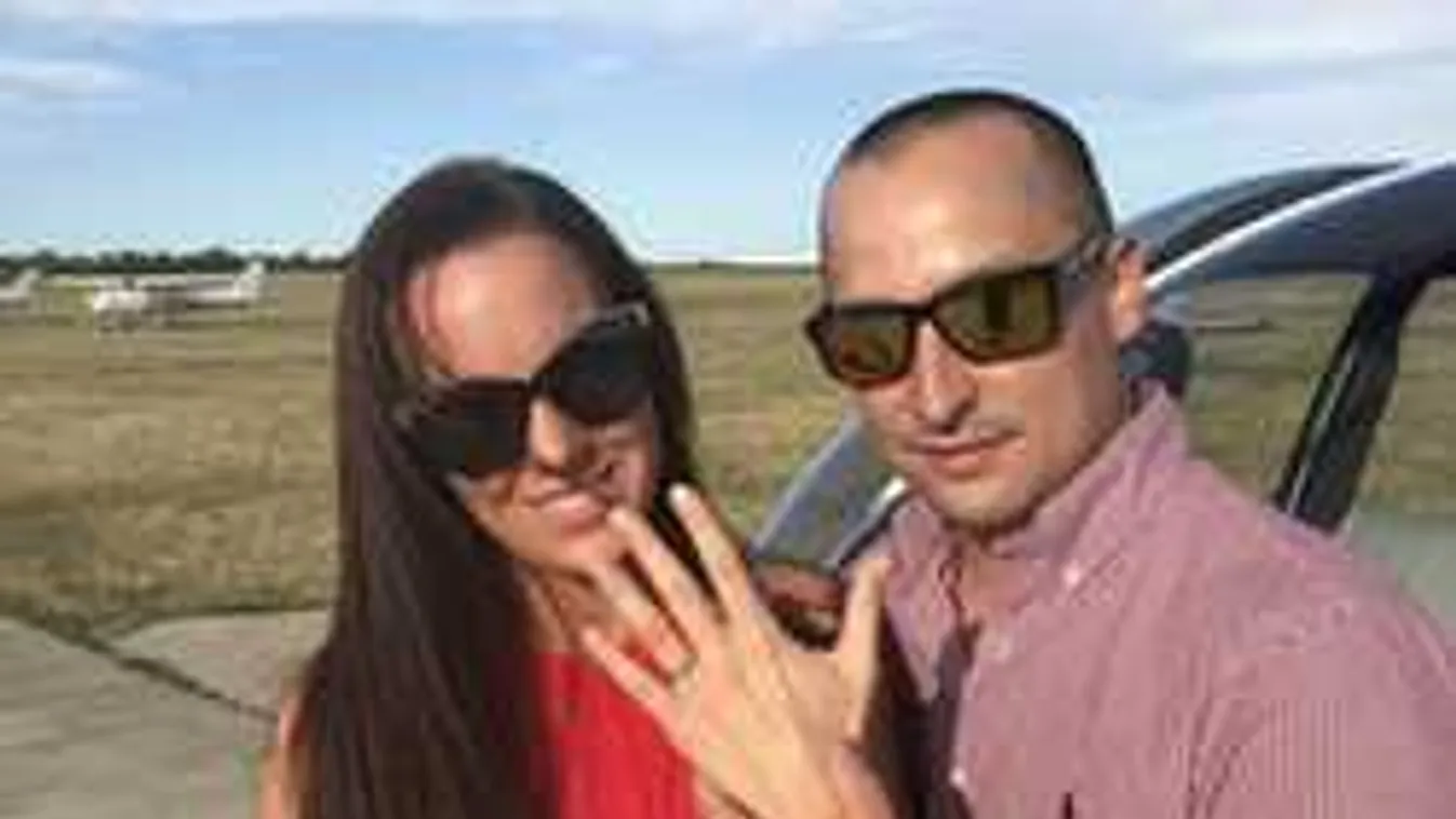 Nyilvános plakáton kérte meg szerelmét