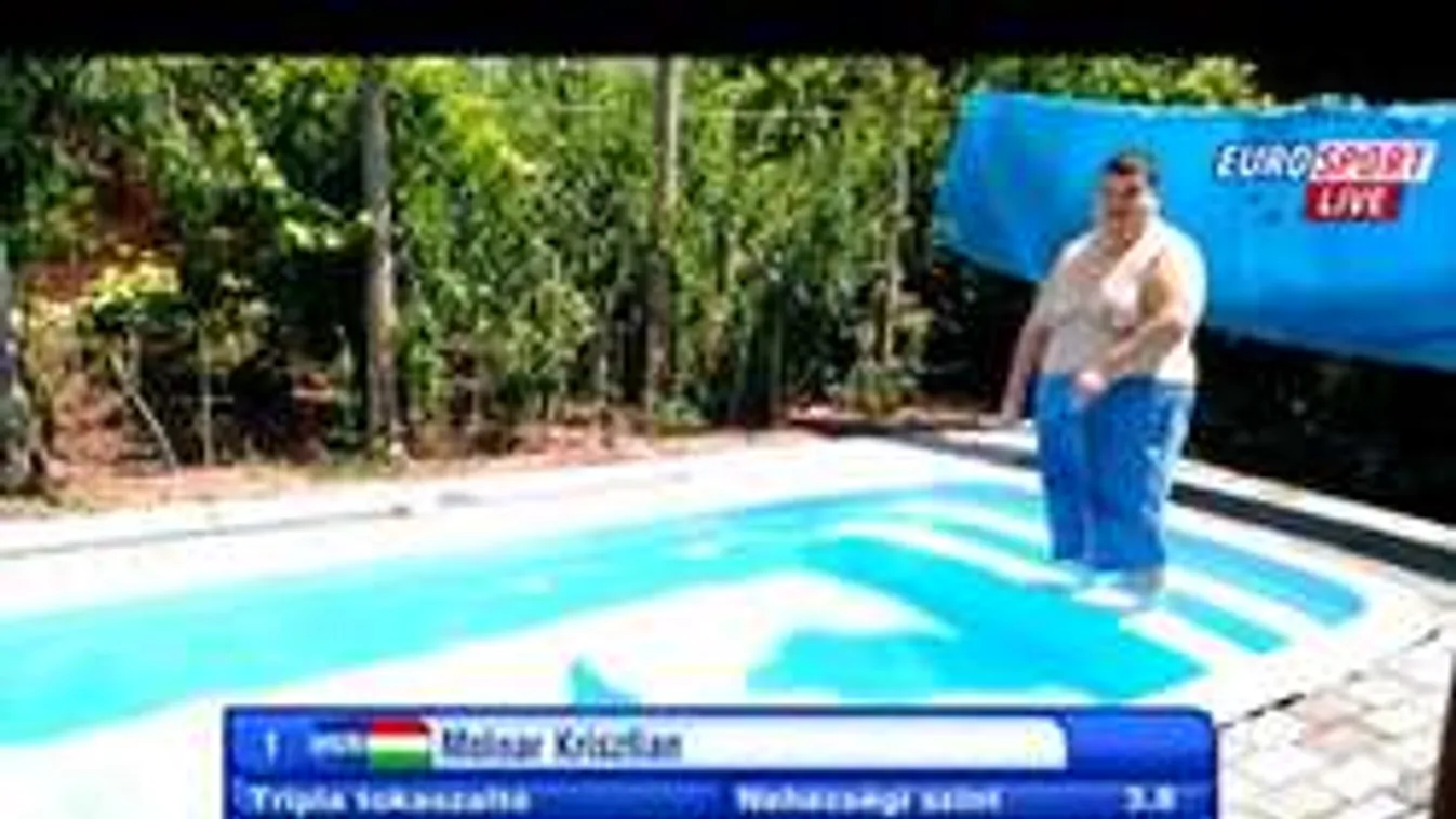 A kövér műugrón visítva röhög az internet! - videó